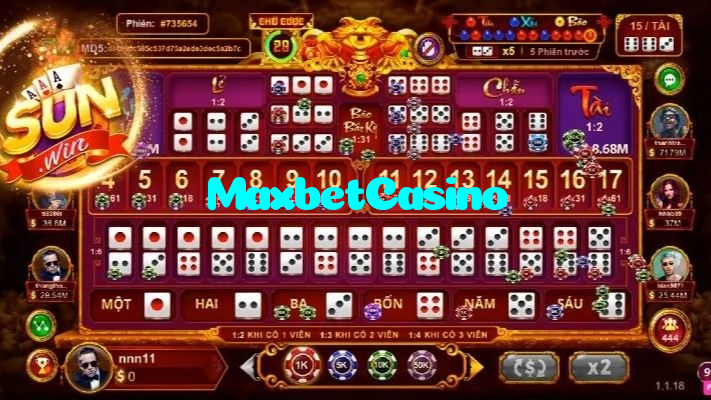 MaxbetCasino casino presented on mobile device in Pakistan with slots and live games